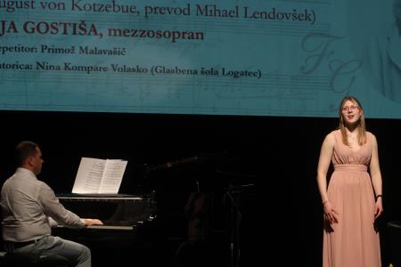 Predstavitev zbirke pesmi Frana Gerbiča 33 Foto Ljubo Vukelič